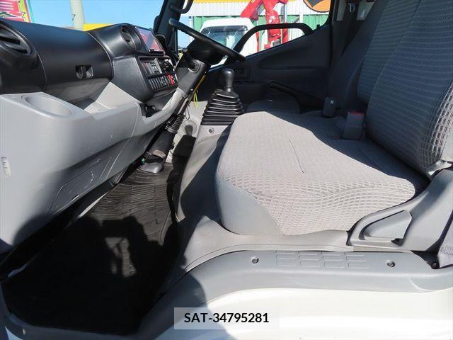 Hino DUTRO 2018-03 230889-6