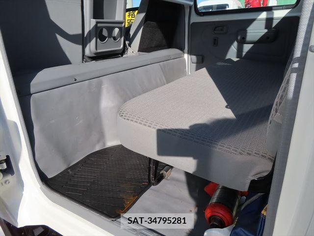 Hino DUTRO 2018-03 230889-8