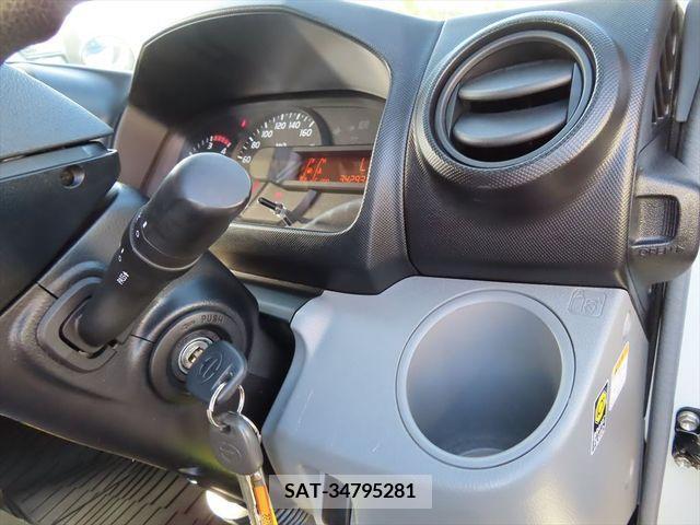 Hino DUTRO 2018-03 230889-9