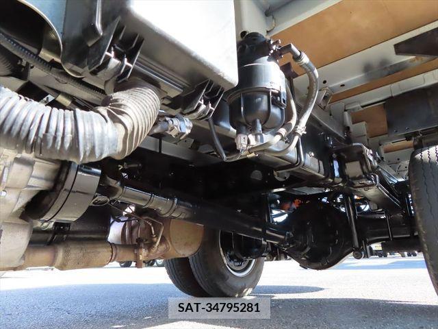 Hino DUTRO 2018-03 230889-23