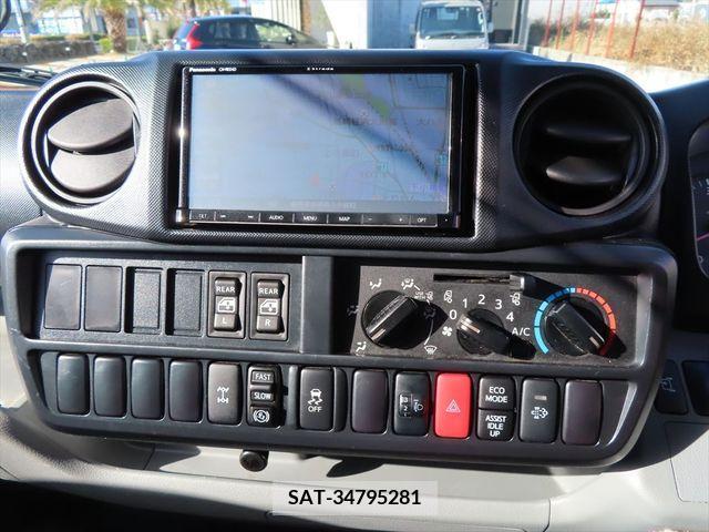 Hino DUTRO 2018-03 230889-11