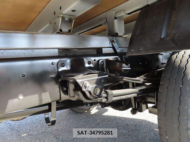 Hino DUTRO 2018-03 230889-24