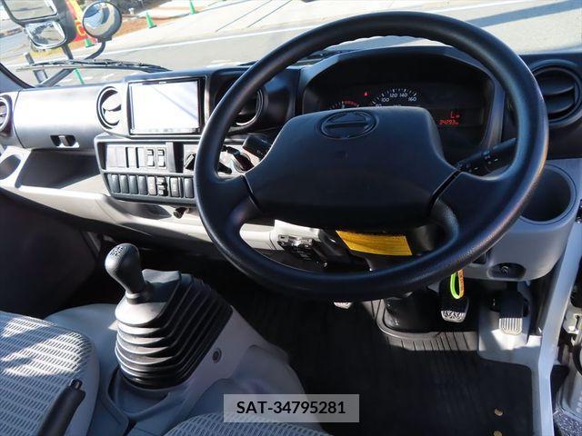 Hino DUTRO 2018-03 230889-1