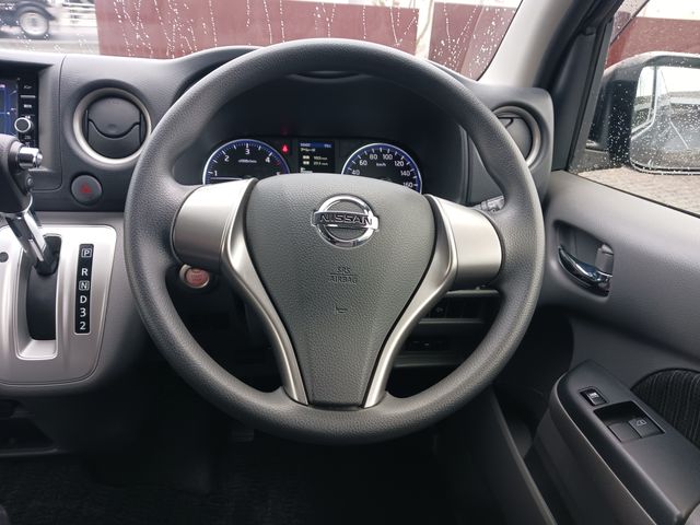 Nissan NV350 Caravan 2020-02 25437-12