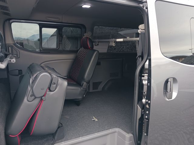 Nissan NV350 Caravan 2020-02 25437-28