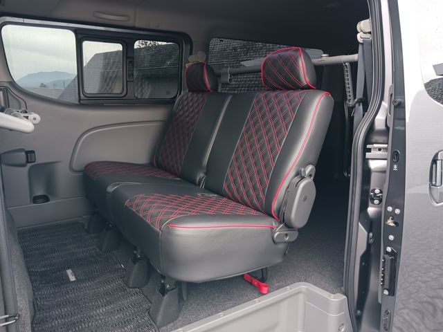 Nissan NV350 Caravan 2020-02 25437-27