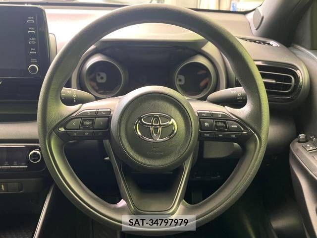 Toyota YARIS 2023-06 395358-11