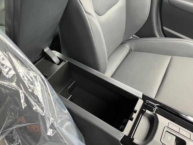 Toyota PRIUS 2023-08 25047-19