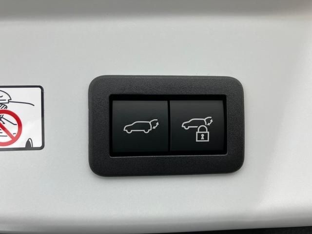Toyota PRIUS 2023-08 25047-29