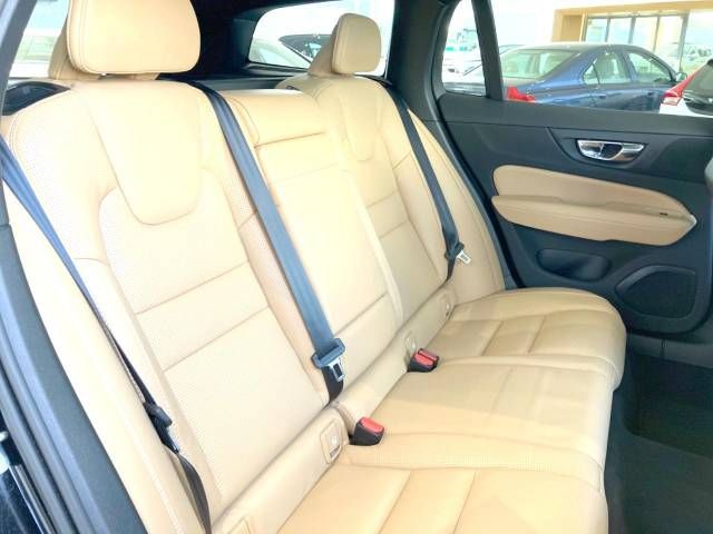 Volvo CROSS COUNTRY 2019-12 10378-12