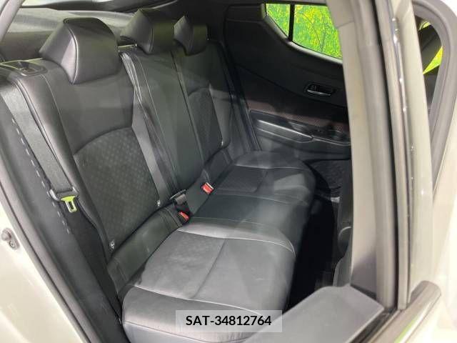 Toyota C-HR 2018-08 232606-9