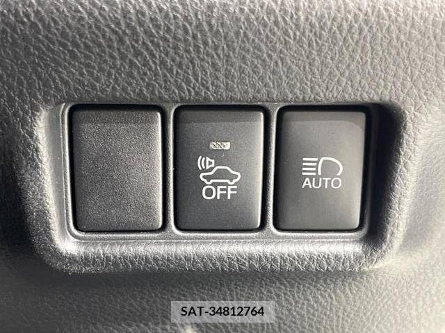 Toyota C-HR 2018-08 232606-17
