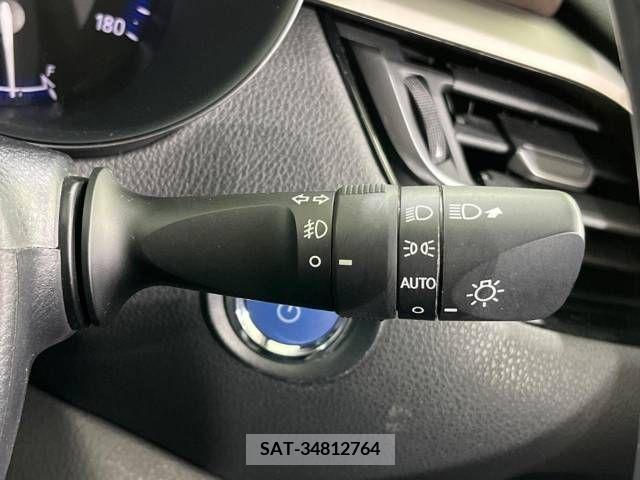 Toyota C-HR 2018-08 232606-15