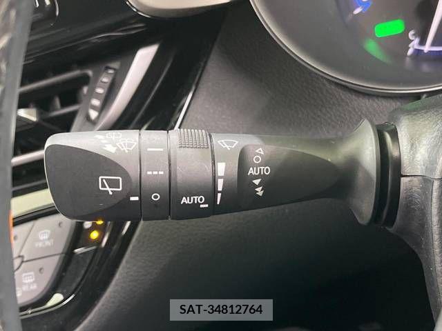 Toyota C-HR 2018-08 232606-14