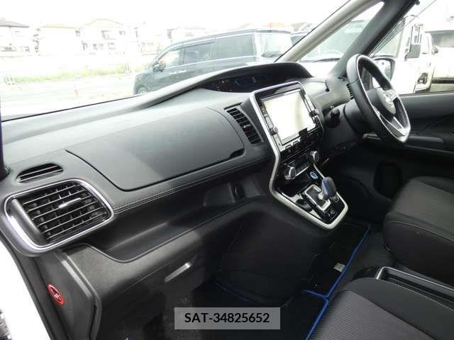 Nissan SERENA 2019-01 325008-8