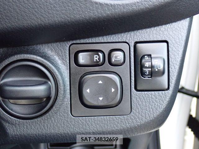 Toyota VITZ 2018-10 202980-7