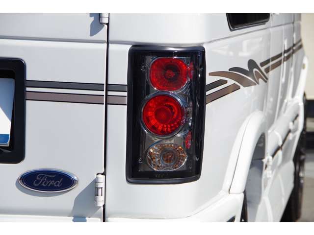 Ford E150 2006-02 1137-18