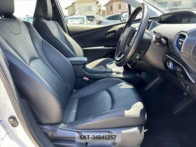 Toyota PRIUS 2019-02 350914-15