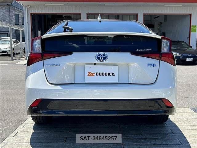 Toyota PRIUS 2019-02 350914-13
