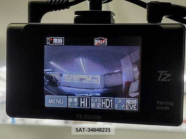 Toyota SIENTA 2019-06 348315-8