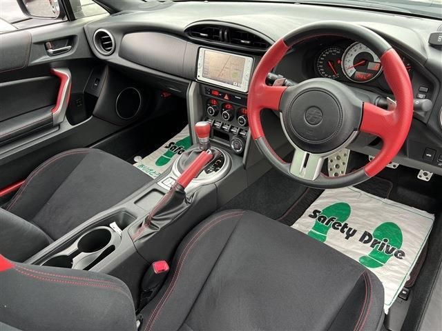 Toyota 86 2013-05 20670-11