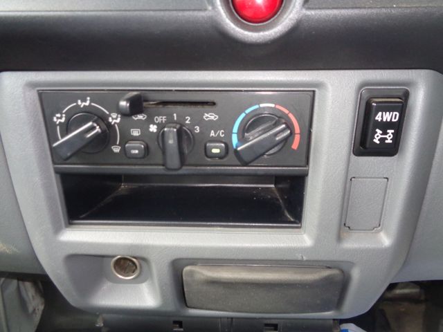 Mitsubishi MINICAB VAN 2011-02 13522-13