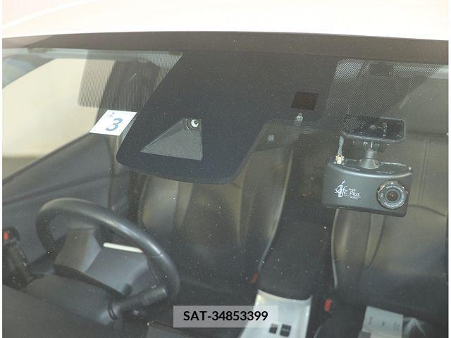 Toyota PRIUS 2016-03 218877-10