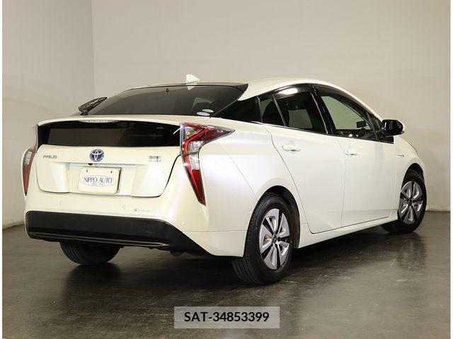 Toyota PRIUS 2016-03 218877-2