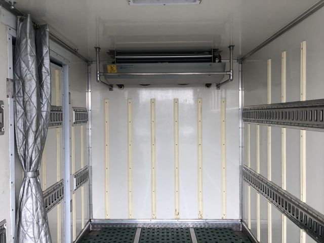 Mitsubishi CANTER 2016-06 7587-9