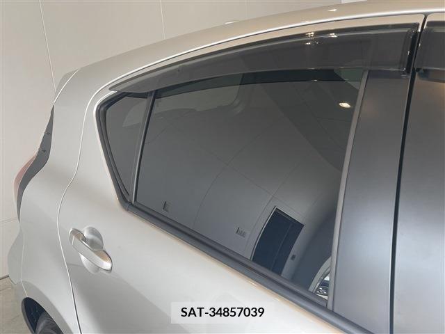 Toyota AQUA 2017-03 356185-21