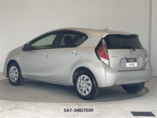 Toyota AQUA 2017-03 356185-13