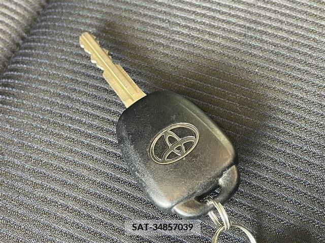 Toyota AQUA 2017-03 356185-11