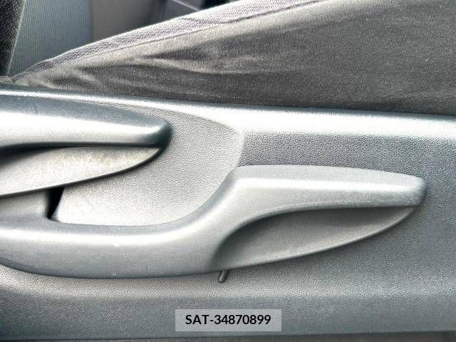 Toyota VOXY 2017-07 321526-8