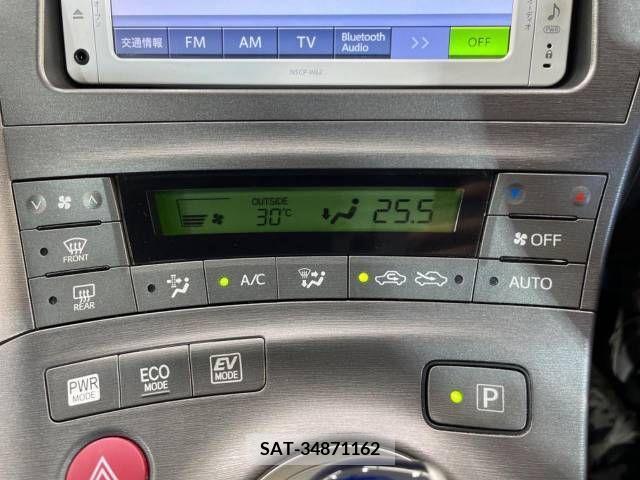 Toyota PRIUS 2013-12 366482-8