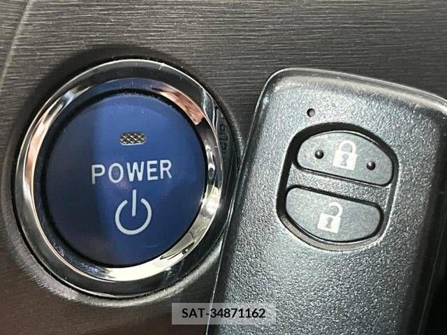 Toyota PRIUS 2013-12 366482-6