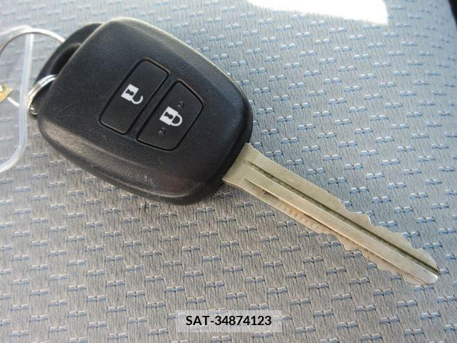 Toyota AQUA 2017-06 344817-15