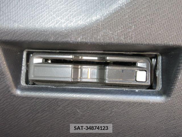 Toyota AQUA 2017-06 344817-3