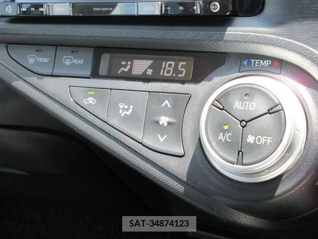 Toyota AQUA 2017-06 344817-8