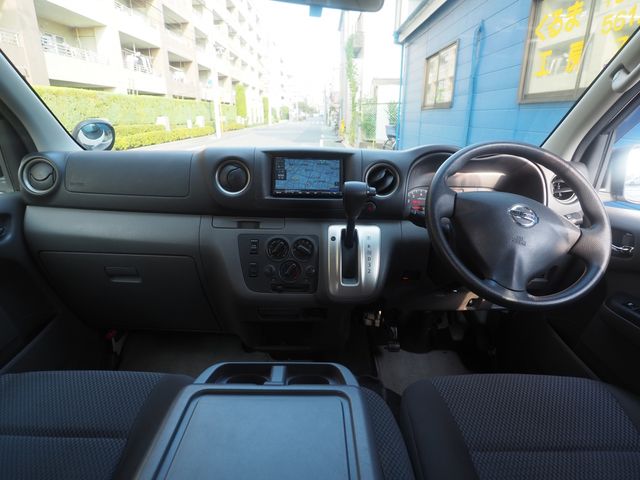 Nissan NV350 Caravan 2015-06 14732-1