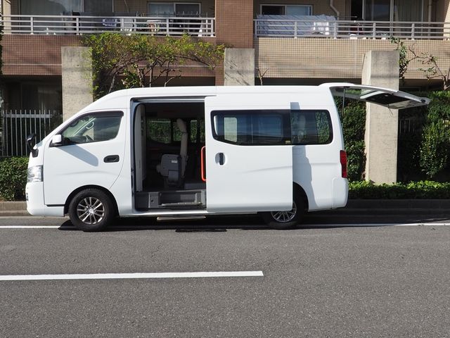 Nissan NV350 Caravan 2015-06 14732-12