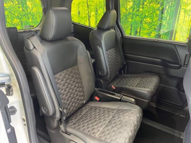 Toyota VOXY HYBRID 2022-09 20559-8