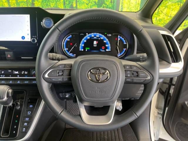 Toyota VOXY HYBRID 2022-09 20559-11