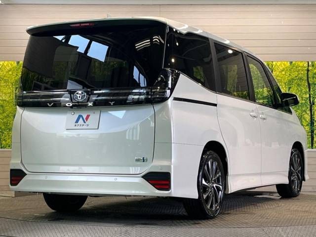 Toyota VOXY HYBRID 2022-09 20559-17