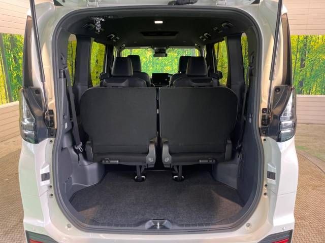 Toyota VOXY HYBRID 2022-09 20559-10