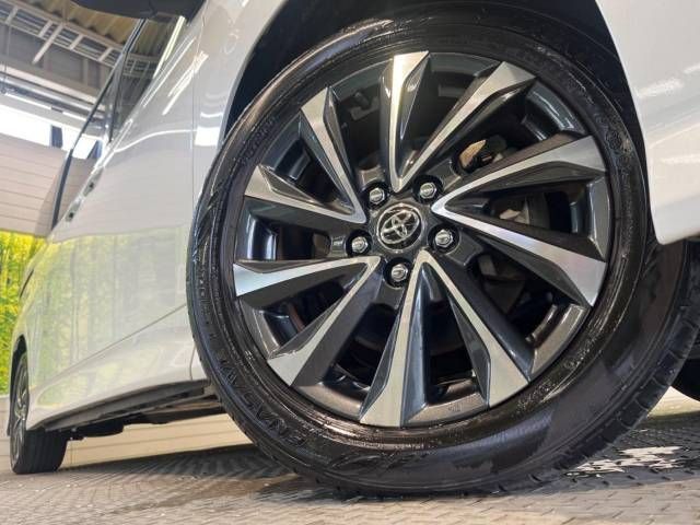 Toyota VOXY HYBRID 2022-09 20559-13