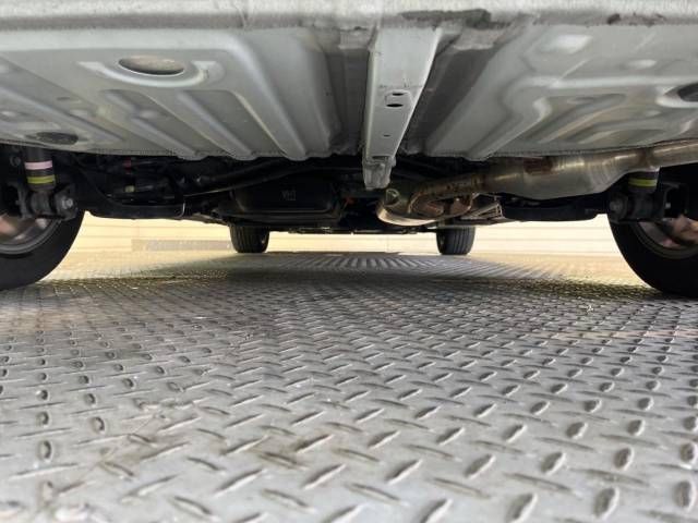 Toyota VOXY HYBRID 2022-09 20559-19