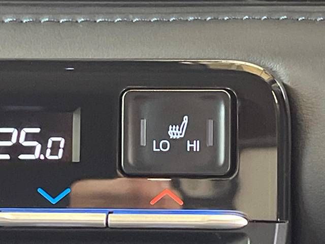 Toyota VOXY HYBRID 2022-09 20559-6