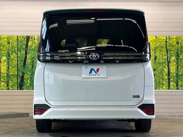 Toyota VOXY HYBRID 2022-09 20559-15
