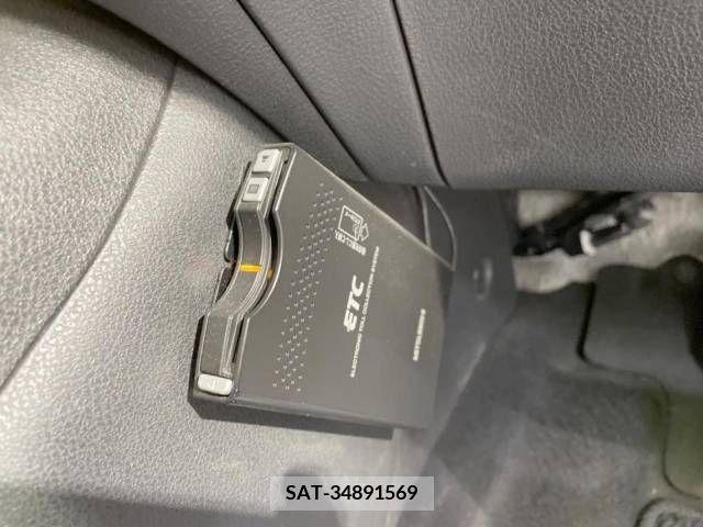 Nissan JUKE 2011-06 362228-6