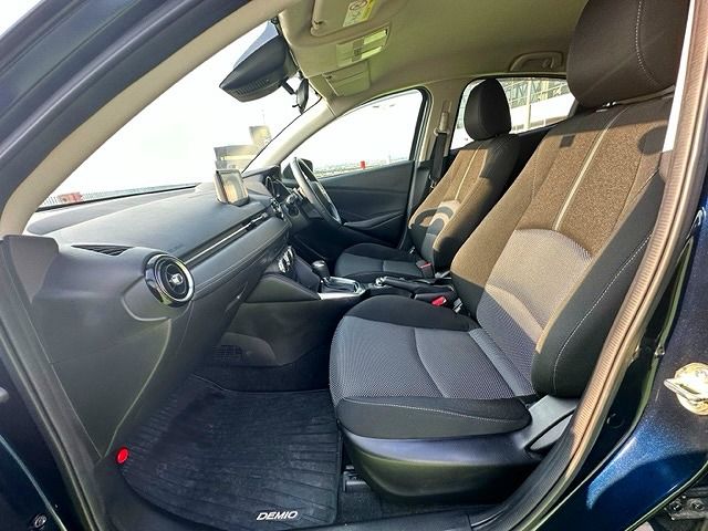 Mazda DEMIO 2017-03 4812-3